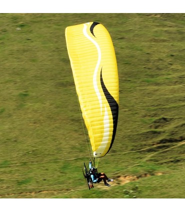 runner xc aile de paramoteur de couleur jaune et blanche de la marque sol paragliders