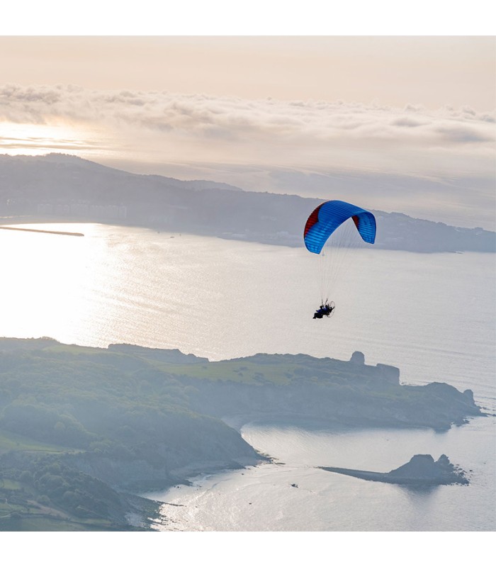 Gin Condor 2 paraglider in blue color action