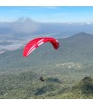 Aile de parapente Prymus 6 en action de couleur Rouge de la marque Sol