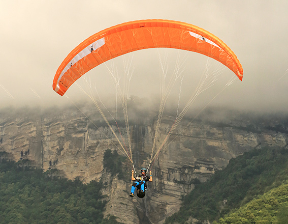 Consulter la météo pour faire un vol de parapente 