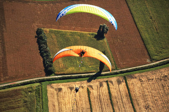 Volez à deux avec une voile biplace